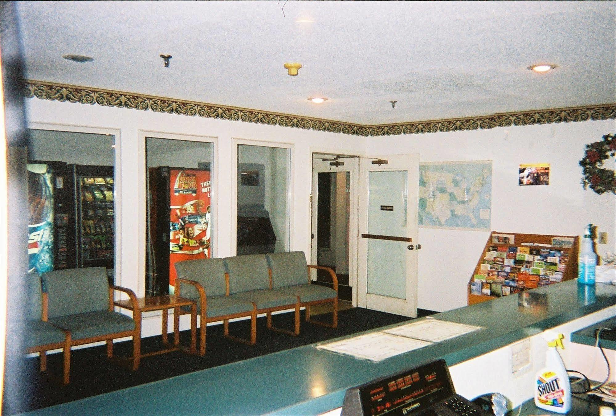 Budget Inn Уэнтзвилл Экстерьер фото