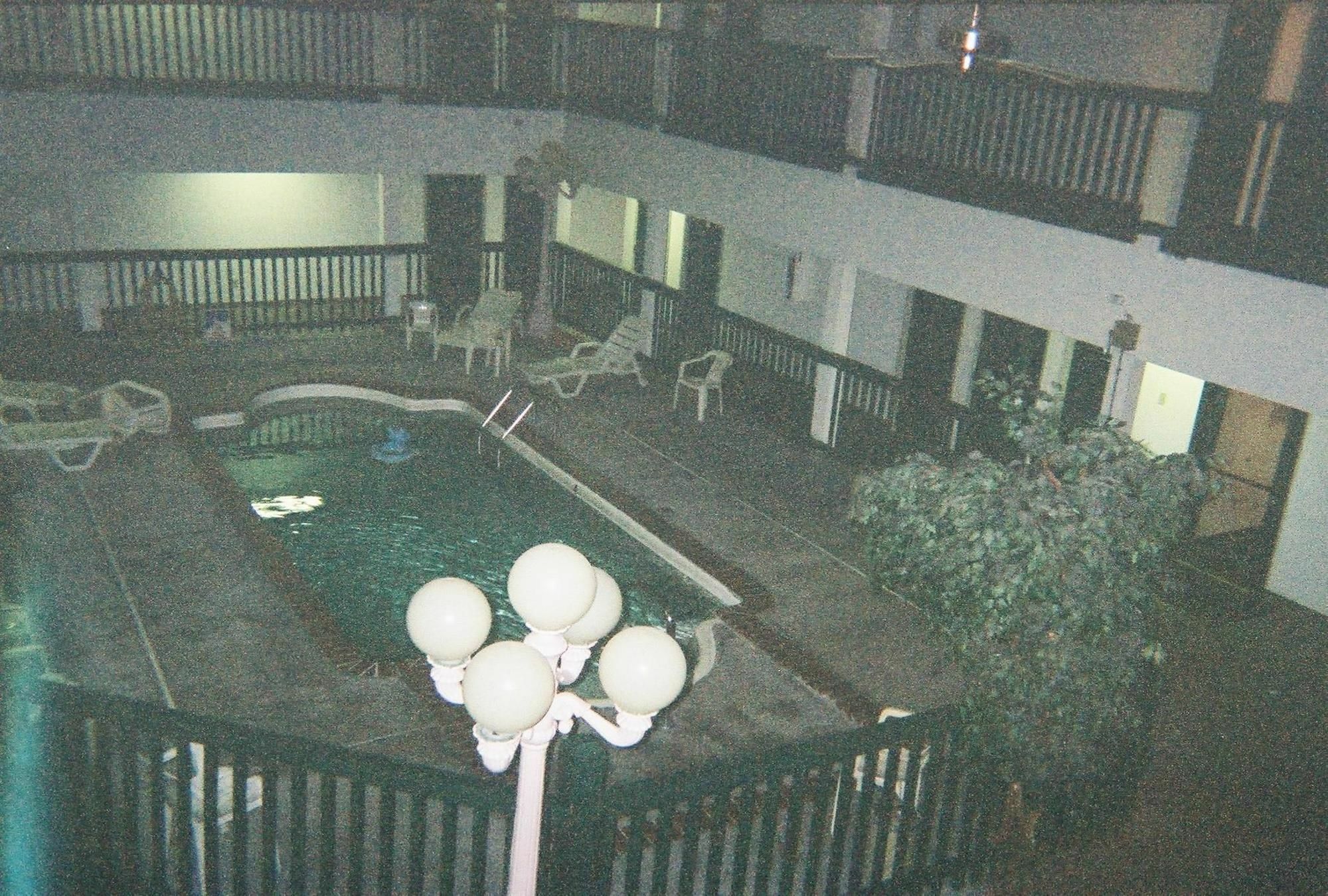 Budget Inn Уэнтзвилл Экстерьер фото
